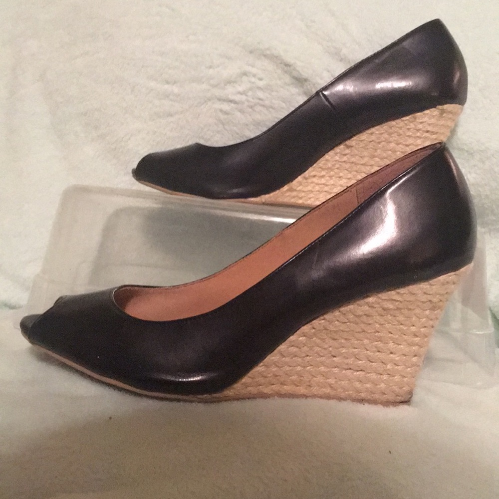 Dexflex Comfort Faux Leather&Wicker Wedges 3/$15